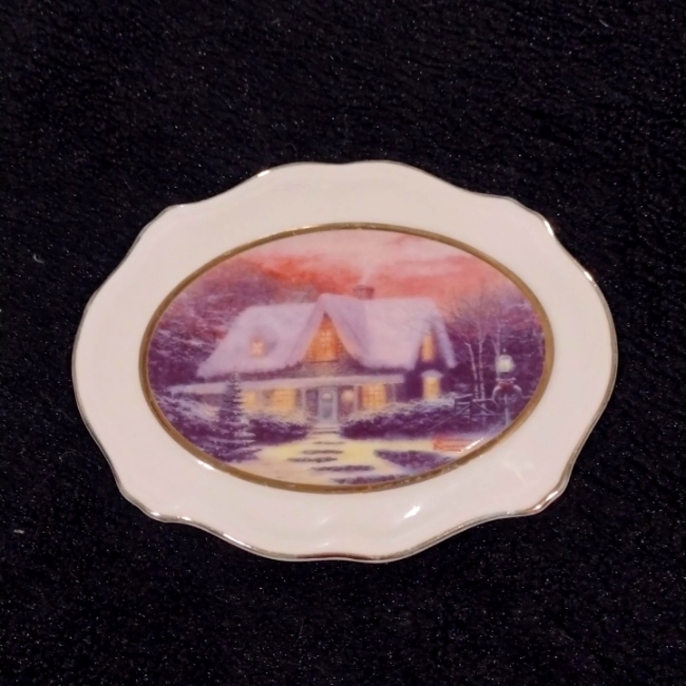 THOMAS KINKADE Christmas Eve Ornament. 2005.
